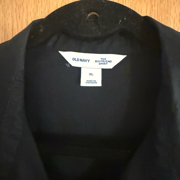 Old navy button down - Picture 2 of 4